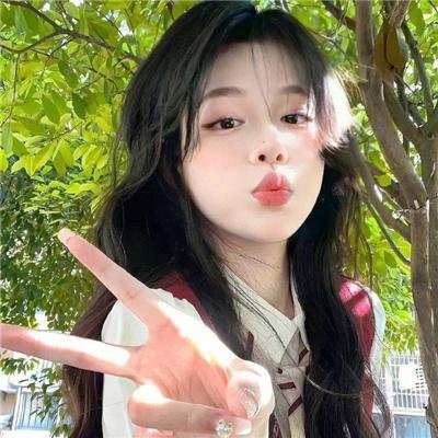 两个俏公主 高清封面